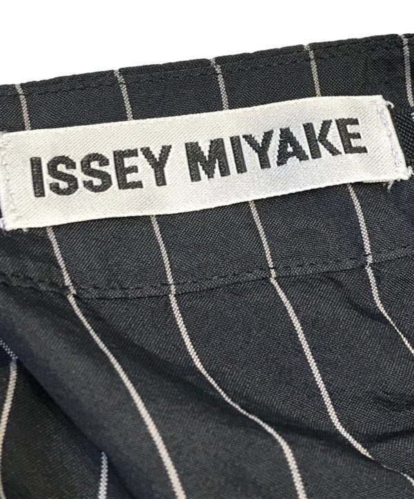 [Pre-owned] ISSEY MIYAKE Pleated striped blouse IM38FJ050 For Sale